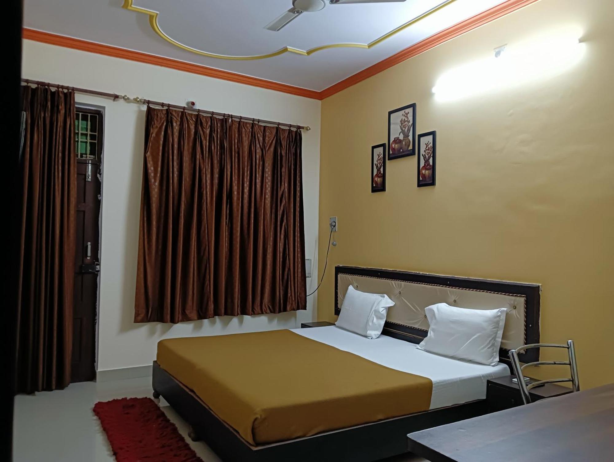 Varuna Palace Varanasi , Near Mandir & Ghat'S מראה חיצוני תמונה
